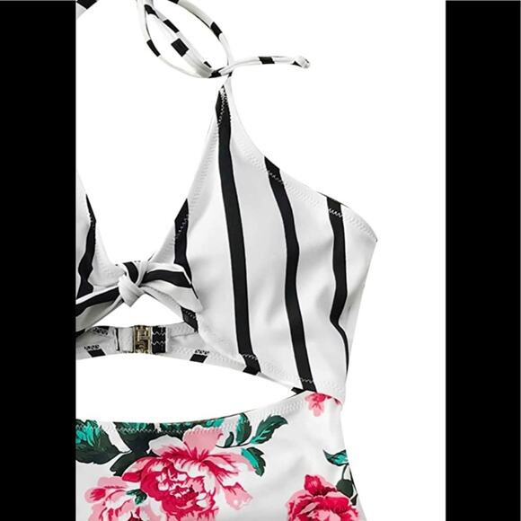 CUPSHE Sweet Honey Bowknot One-Piece Swimsuit - Picture 4 of 6